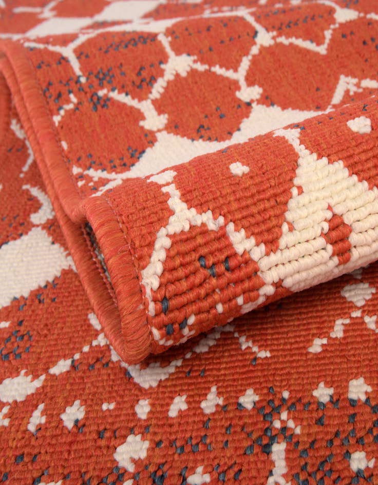 Detail image of  7' 10 x 7' 10  Washable Lattice Indoor / Outdoor Square Rug