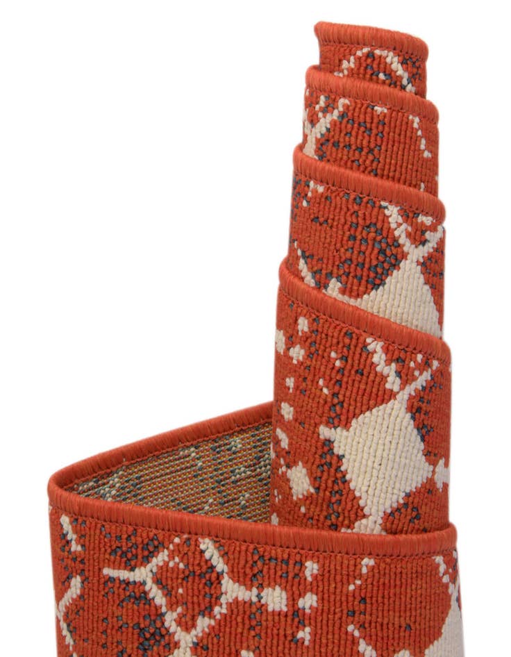 Detail image of  7' 10 x 7' 10  Washable Lattice Indoor / Outdoor Square Rug