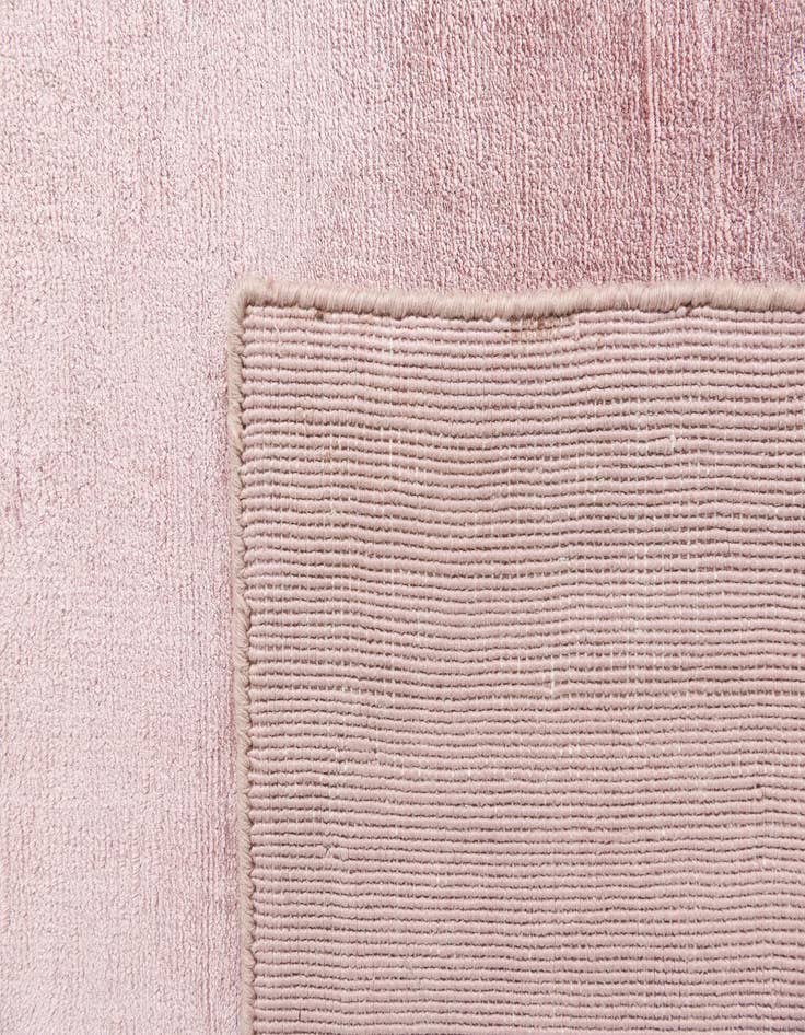 Detail image of  5' 5 x 8'  Hand Knotted Darya Wool Rug