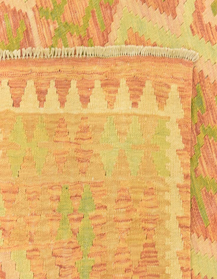 Detail image of  4' 10 x 6' 7  Hand Woven Kilim Waziri Wool Rug