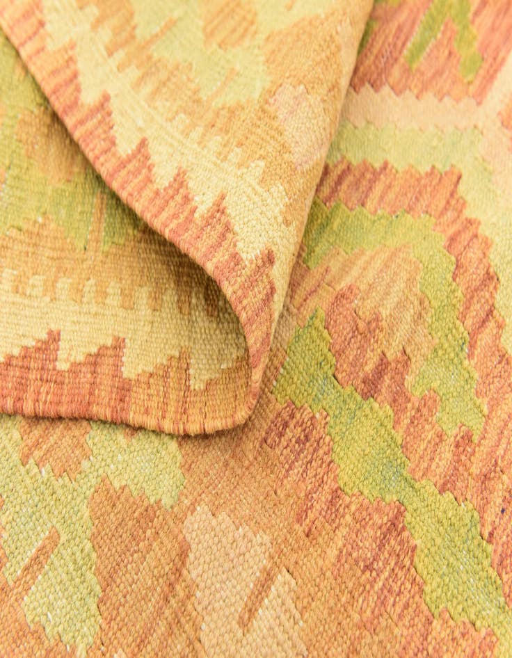 Detail image of  4' 10 x 6' 7  Hand Woven Kilim Waziri Wool Rug