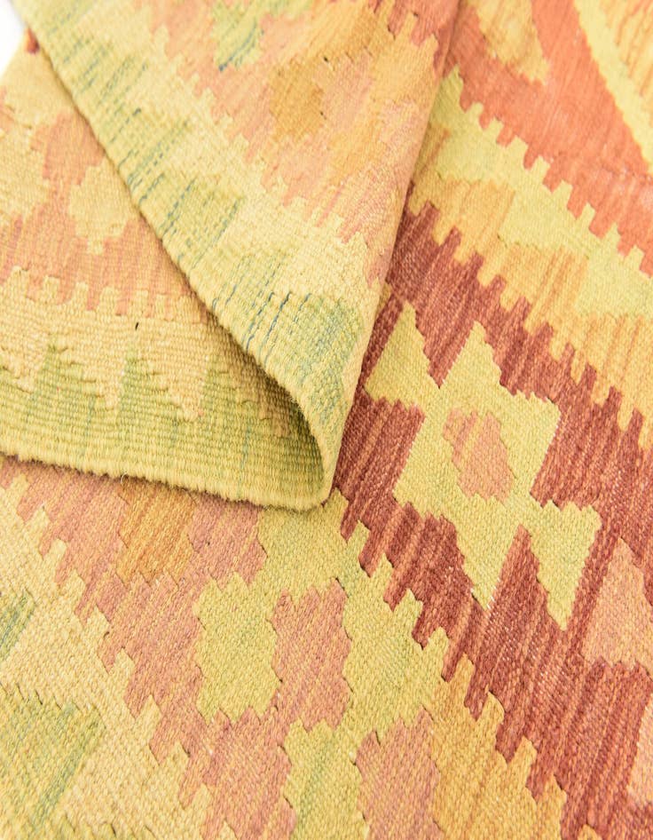 Detail image of  4' 9 x 6' 7  Hand Woven Kilim Waziri Wool Rug