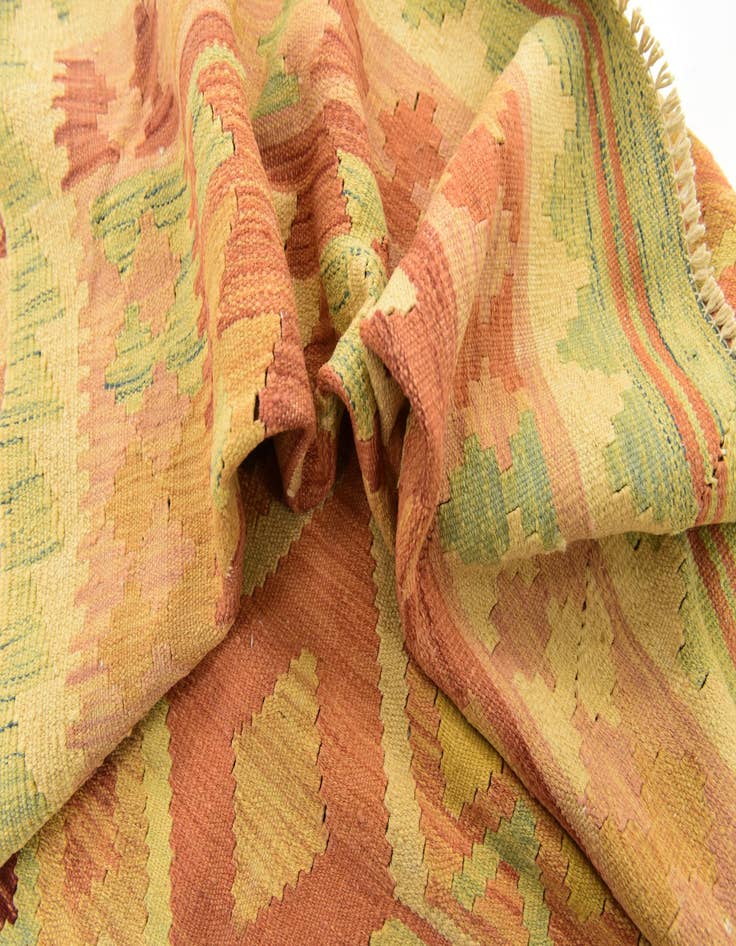 Detail image of  4' 9 x 6' 7  Hand Woven Kilim Waziri Wool Rug