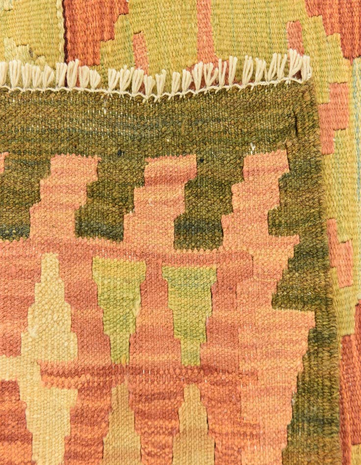 Detail image of  4' 4 x 5' 8  Hand Woven Kilim Waziri Wool Rug