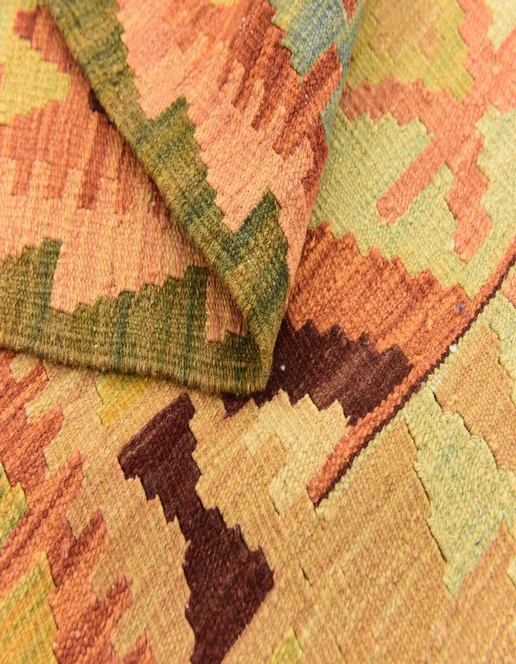 Detail image of  4' 4 x 5' 8  Hand Woven Kilim Waziri Wool Rug