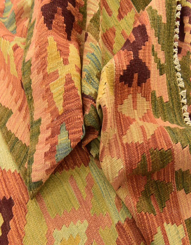 Detail image of  4' 4 x 5' 8  Hand Woven Kilim Waziri Wool Rug