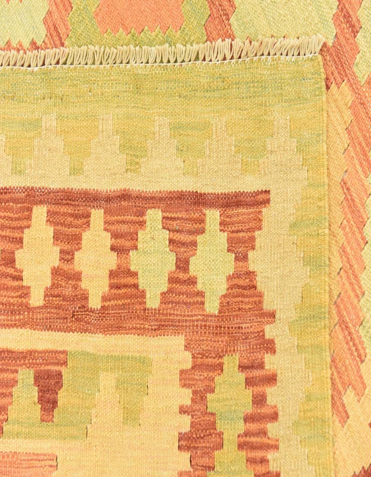 Detail image of  4' 9 x 6' 4  Hand Woven Kilim Waziri Wool Rug