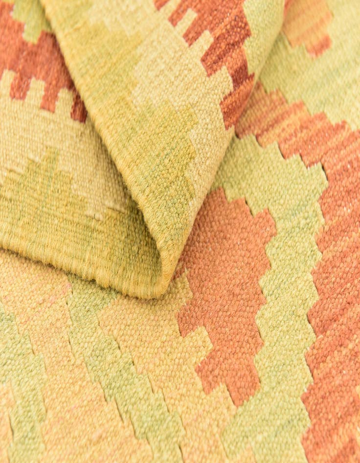 Detail image of  4' 9 x 6' 4  Hand Woven Kilim Waziri Wool Rug
