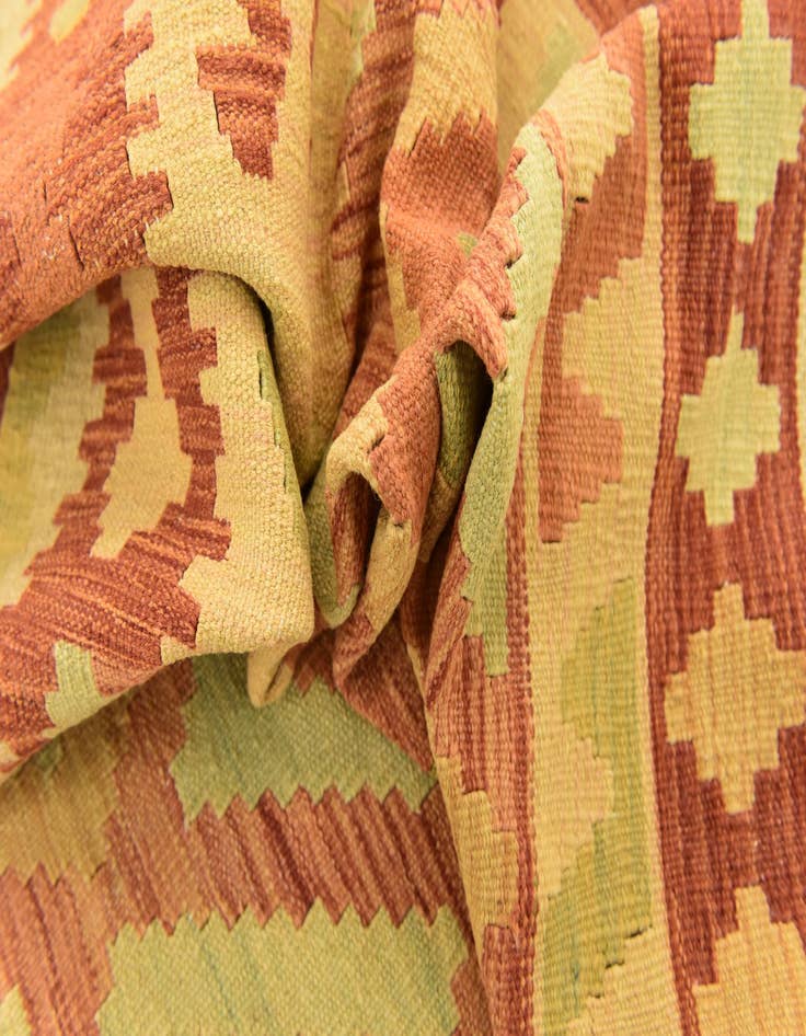 Detail image of  4' 9 x 6' 4  Hand Woven Kilim Waziri Wool Rug