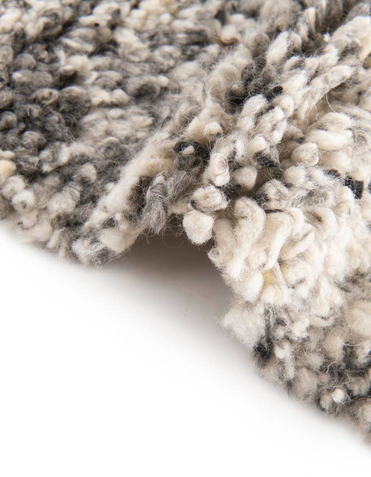 Detail image of  10' x 10'  Hand Woven Haka Deluxe Shag Round Rug