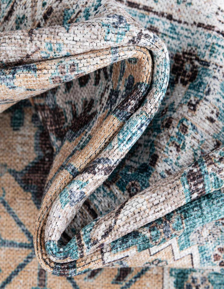 Detail image of  7' 10 x 7' 10  Washable Yara Octagon Rug