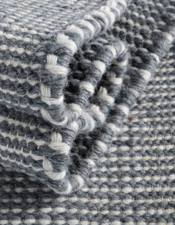 Detail image of  7' 10 x 10'  Washable Jill Zarin Palm Springs Indoor / Outdoor Rug