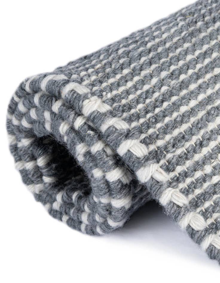 Detail image of  3' 3 x 3' 3  Washable Jill Zarin Palm Springs Indoor / Outdoor Round Rug