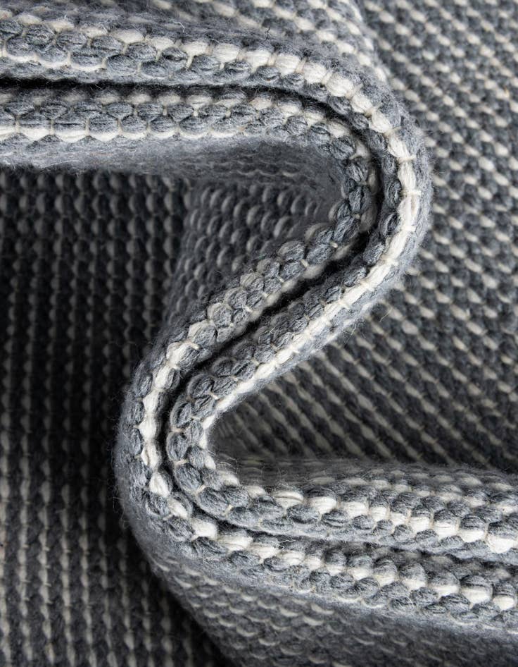 Detail image of  2' 7 x 8'  Washable Jill Zarin Palm Springs Indoor / Outdoor Runner Rug