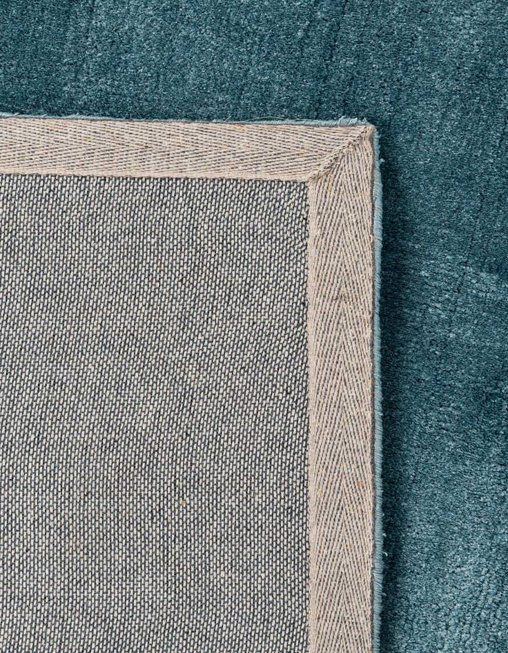 Detail image of  5' 7 x 8' Luna Rug