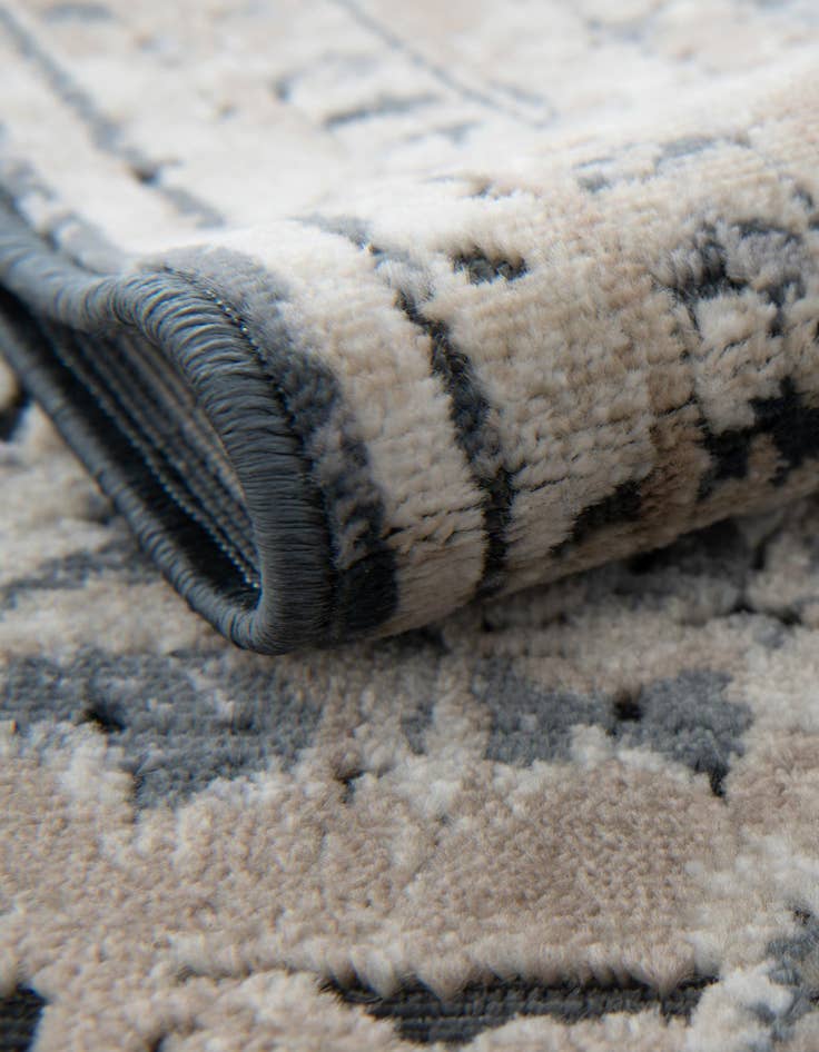 Detail image of  7' 10 x 7' 10 Eliza Round Rug