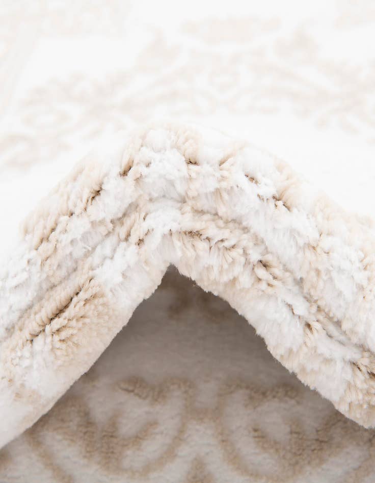 Detail image of  5' 3 x 5' 3 Hermitage Octagon Rug