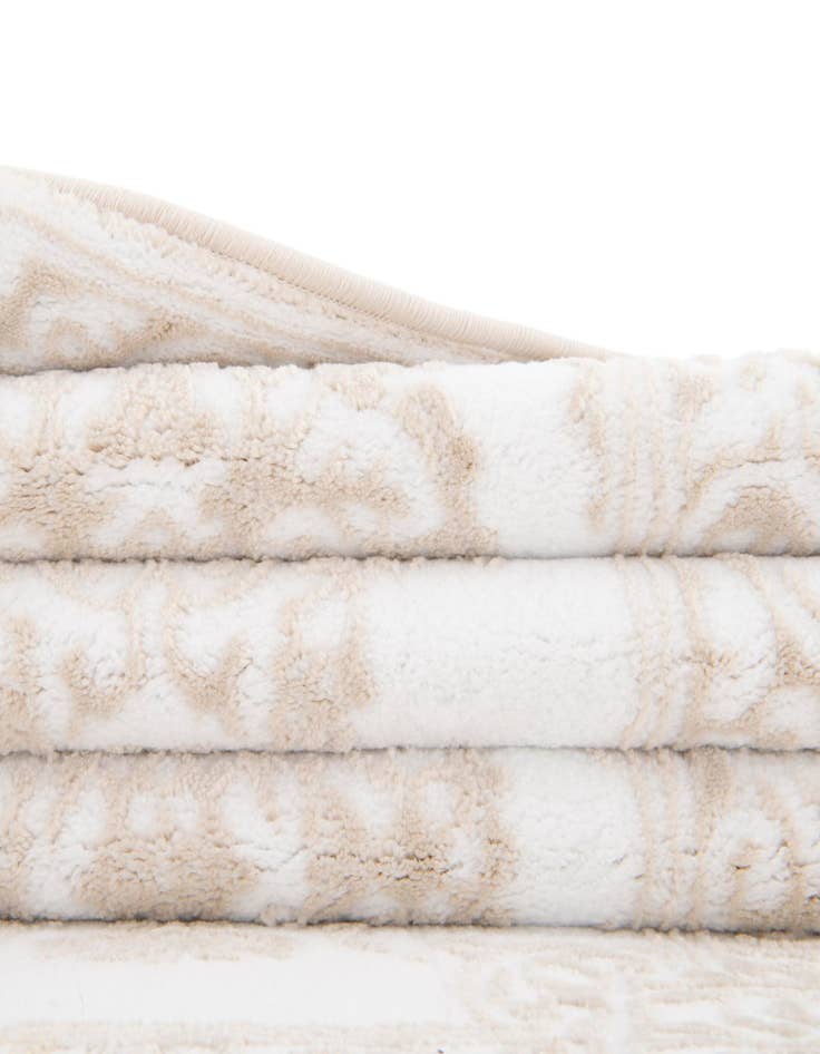 Detail image of  5' 3 x 5' 3 Hermitage Octagon Rug