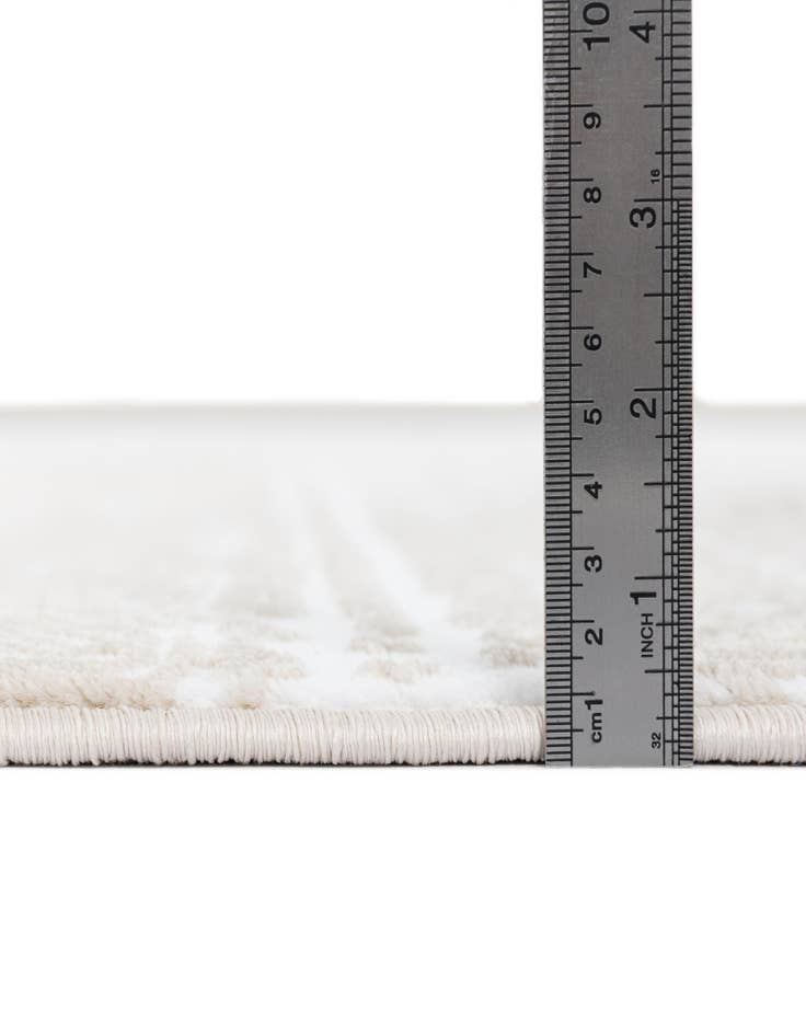 Detail image of  3' 3 x 5' 3 Hermitage Oval Rug