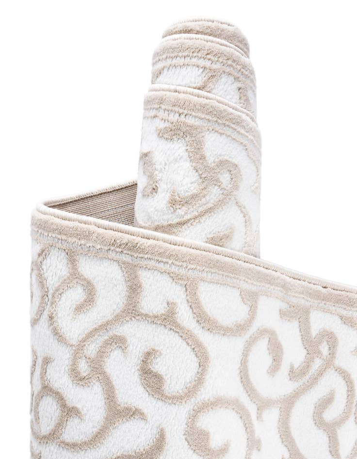 Detail image of  6' x 9' Nepal Oval Rug