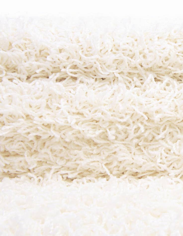 Detail image of  3' 3 x 5' 3 Comfort Solid Shag Rug