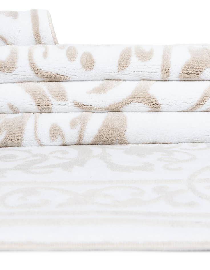 Detail image of  10' 8 x 10' 8 Hermitage Round Rug