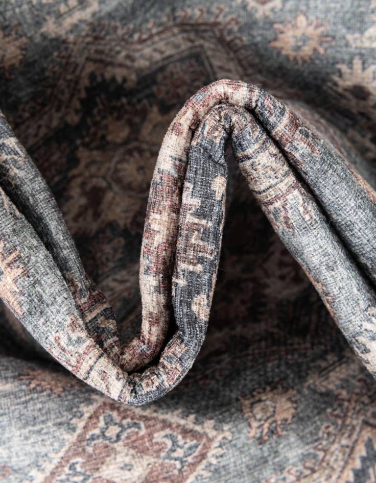 Detail image of  2' x 3' 1 Timeless Oval Rug