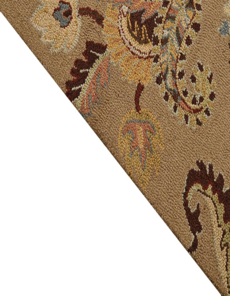 Detail image of  5' x 7' 11 Agra Rug