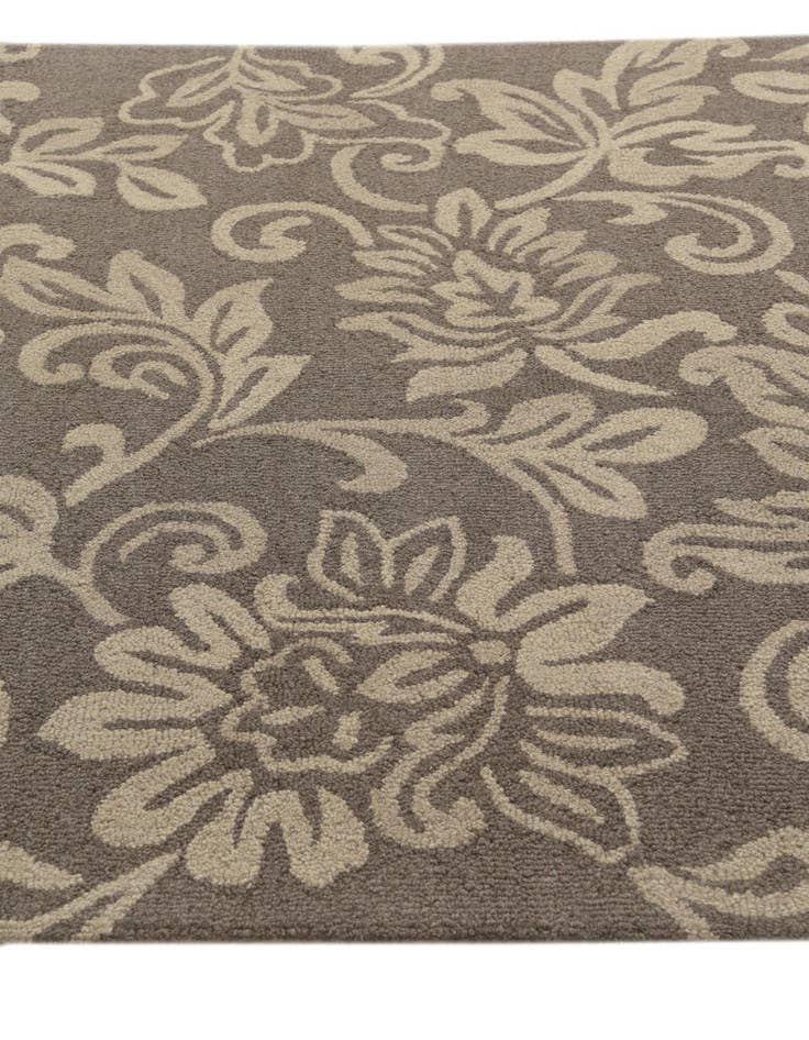 Detail image of  5' x 8' Agra Wool Rug