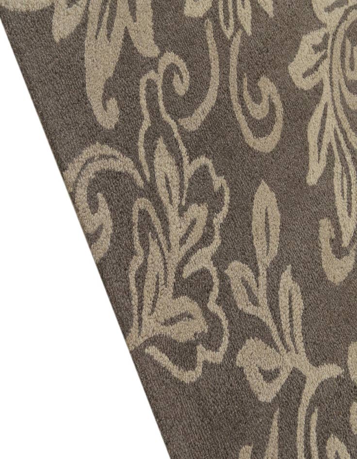 Detail image of  5' x 8' Agra Wool Rug