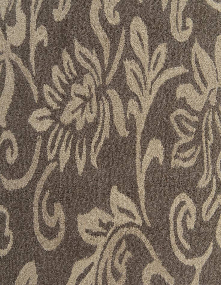 Detail image of  5' x 8' Agra Wool Rug