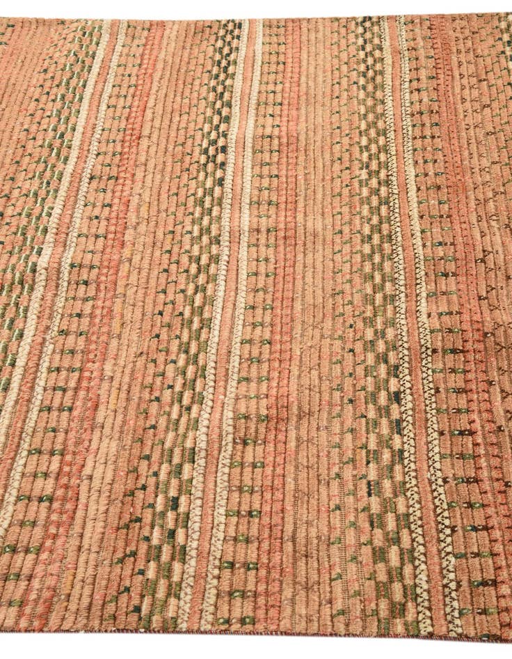 Detail image of  5' x 8'  Hand Knotted Darya Wool Rug