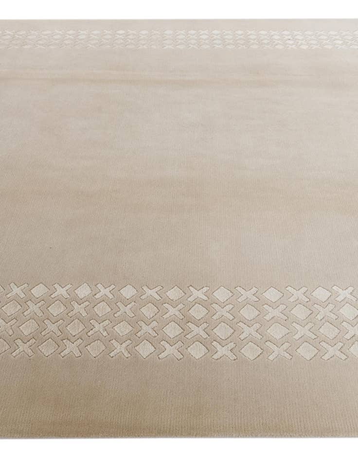 Detail image of  6' 5 x 9' 11  Hand Knotted Darya Wool Rug