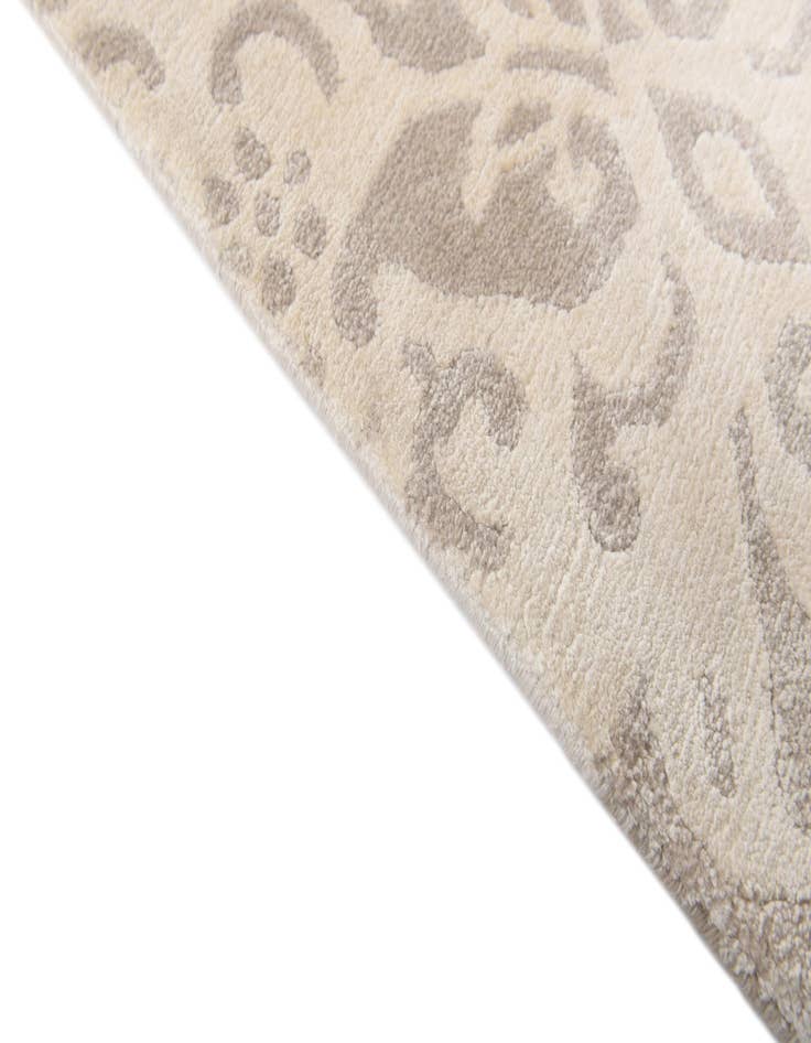 Detail image of  6' 7 x 9' 10  Hand Knotted Darya Wool Rug