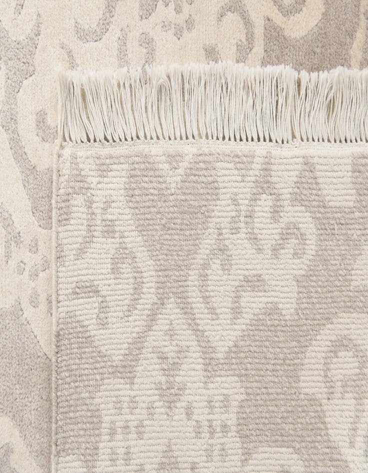 Detail image of  6' 7 x 9' 10  Hand Knotted Darya Wool Rug