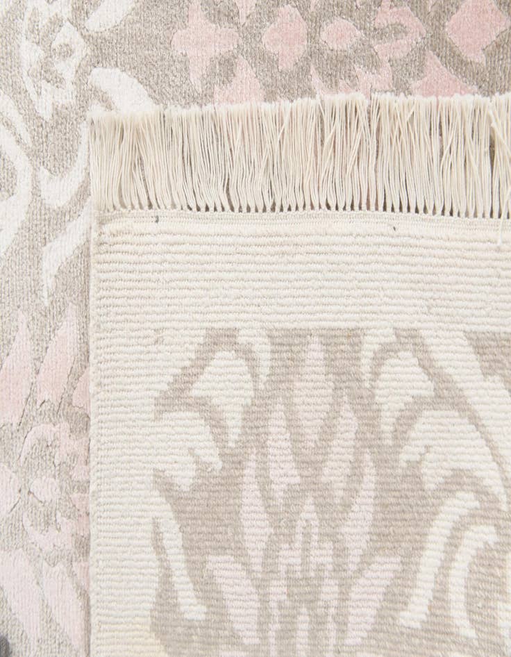 Detail image of  6' 9 x 10'  Hand Knotted Darya Wool Rug