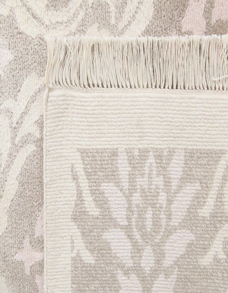 Detail image of  6' 9 x 10'  Hand Knotted Darya Wool Rug