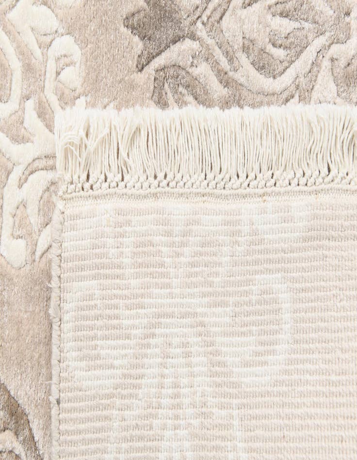 Detail image of  2' 7 x 4' 1  Hand Knotted Darya Wool Rug