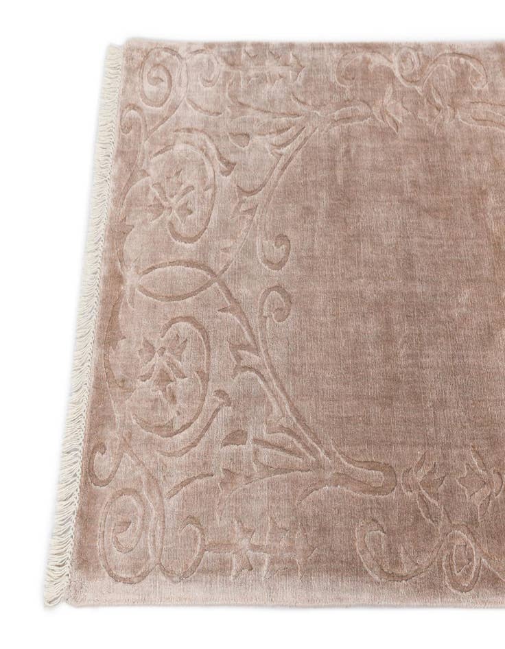 Detail image of  2' 7 x 4' 11  Hand Knotted Darya Wool Rug