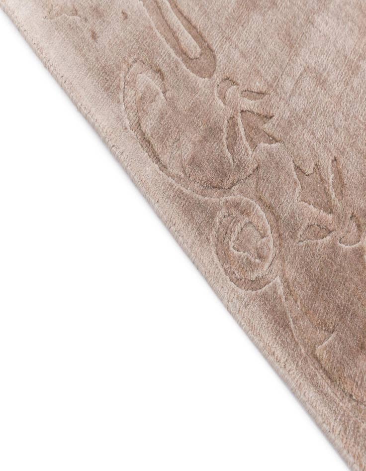 Detail image of  2' 7 x 4' 11  Hand Knotted Darya Wool Rug