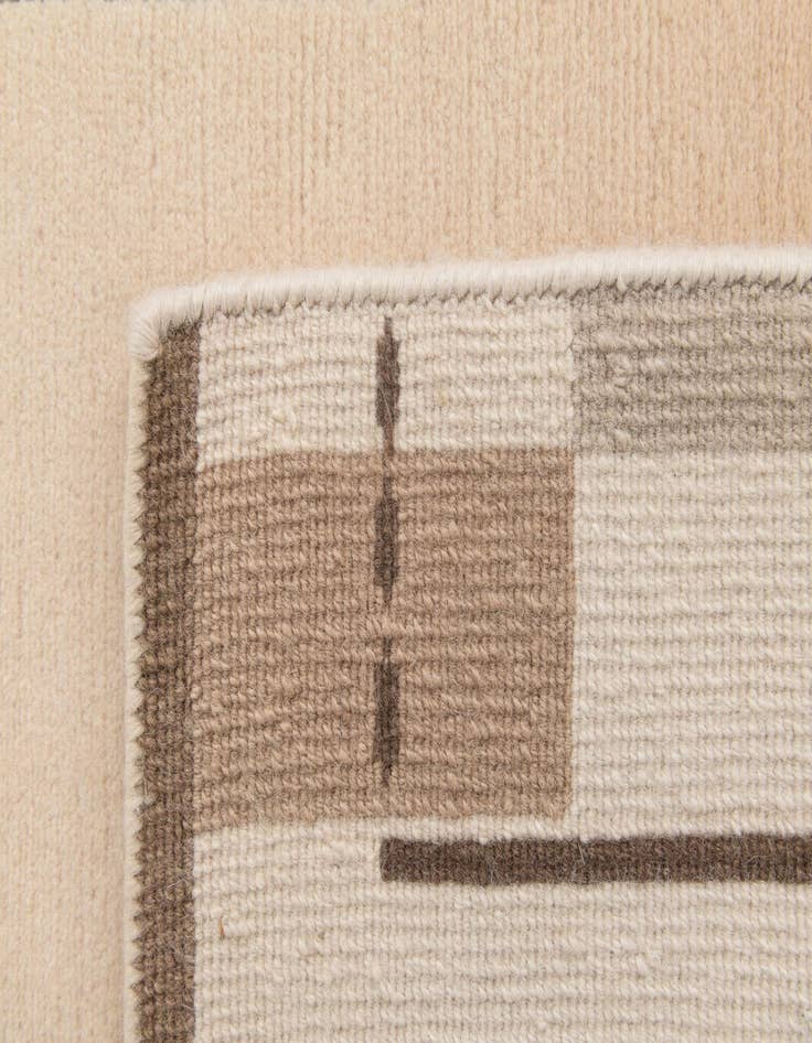 Detail image of  2' 10 x 4' 10  Hand Knotted Darya Wool Rug