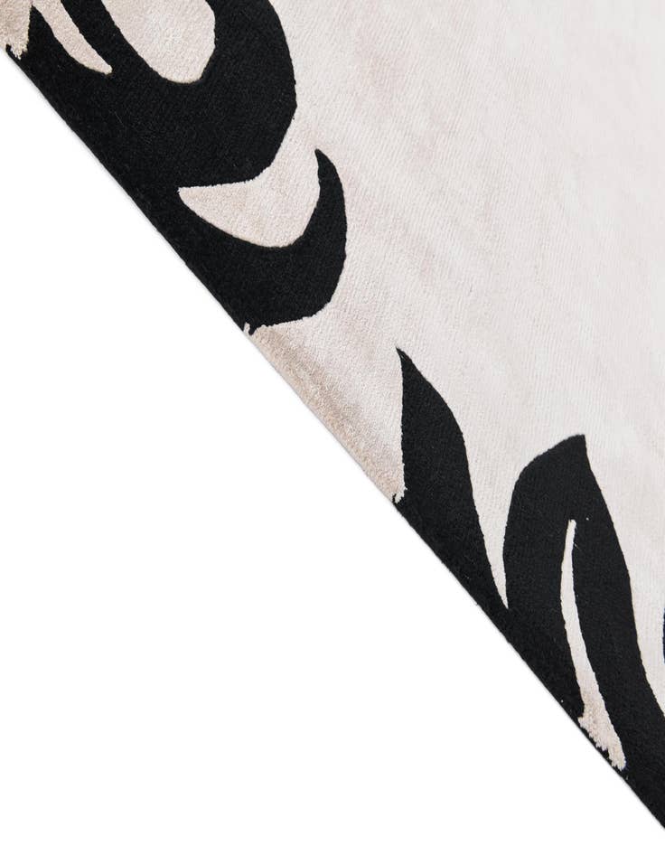 Detail image of  5' 7 x 7' 10  Hand Knotted Darya Wool Rug