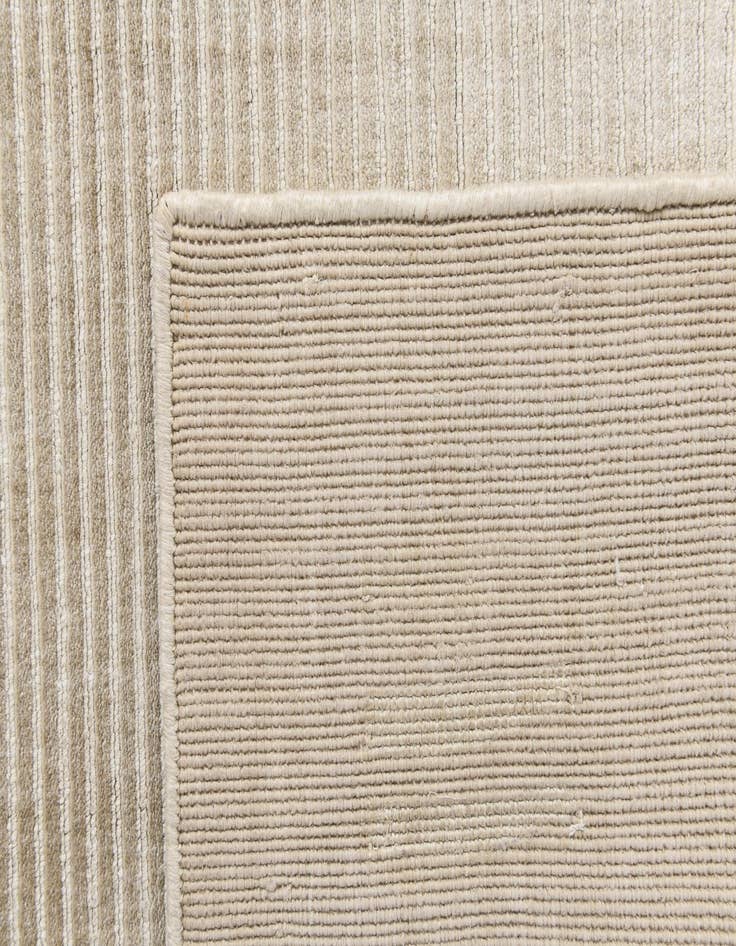 Detail image of  4' 11 x 6' 8  Hand Knotted Darya Wool Rug