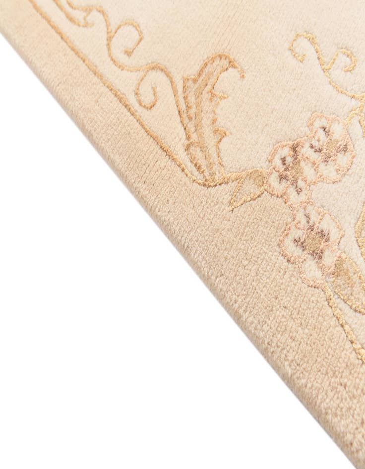 Detail image of  2' 8 x 4' 6  Hand Knotted Darya Wool Rug