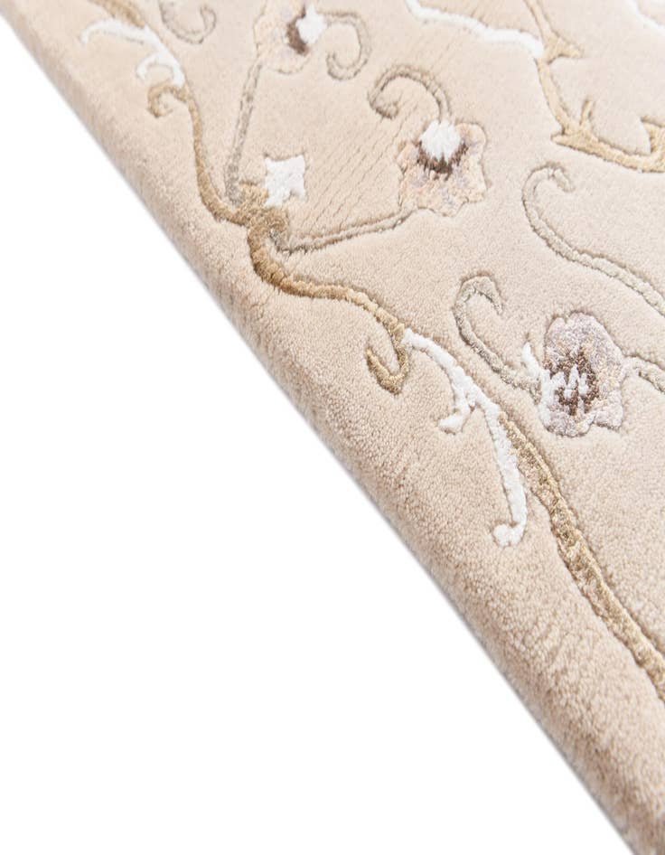 Detail image of  2' 8 x 5'  Hand Knotted Darya Wool Rug