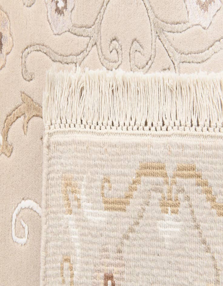 Detail image of  2' 8 x 5'  Hand Knotted Darya Wool Rug