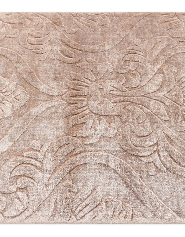 Detail image of  2' 7 x 4' 11  Hand Knotted Darya Wool Rug