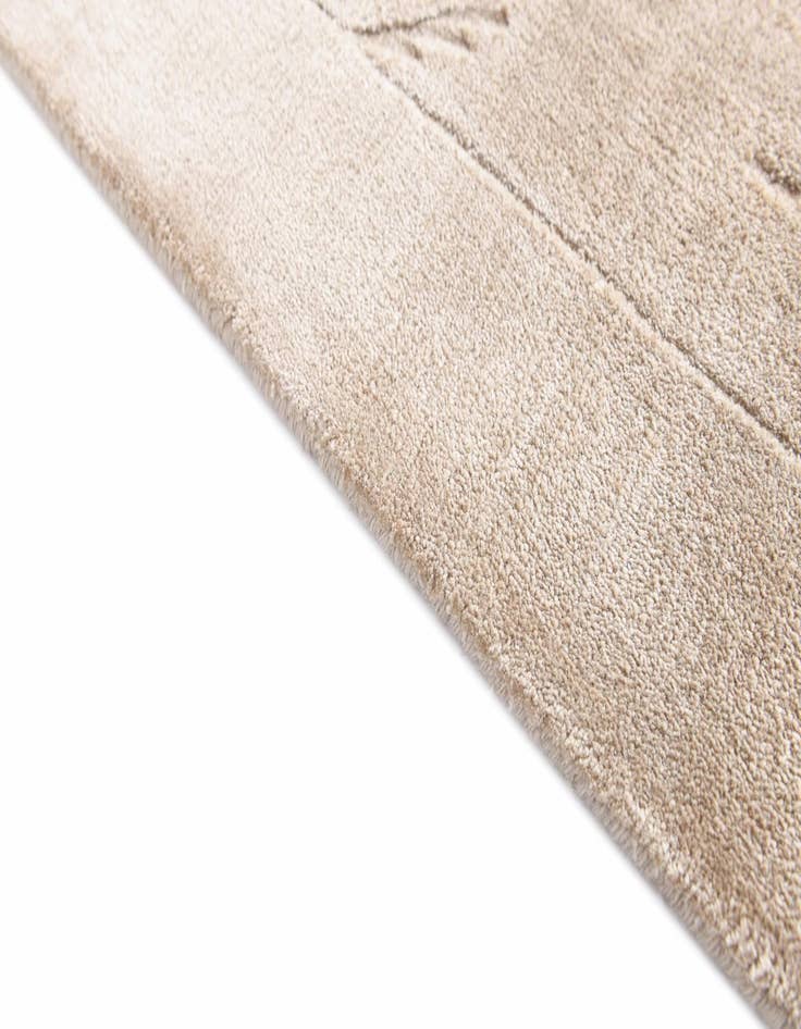 Detail image of  2' 7 x 4' 10  Hand Knotted Darya Wool Rug