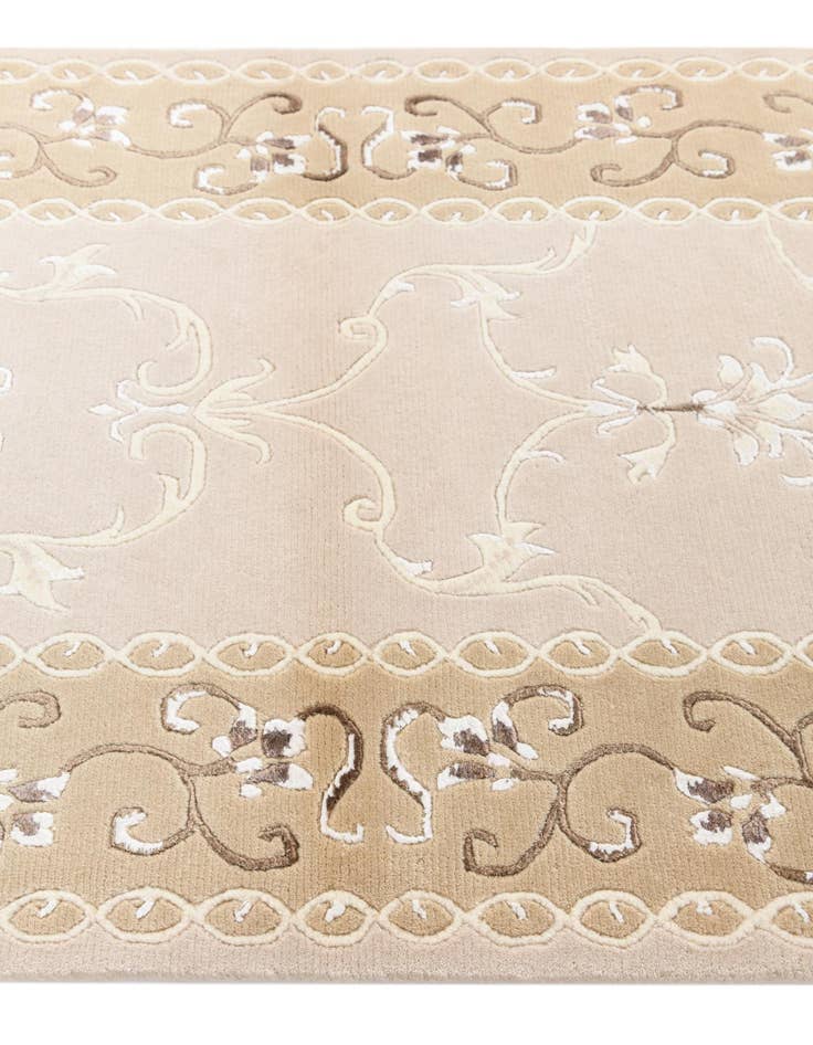 Detail image of  3' 1 x 4' 11  Hand Knotted Darya Rug