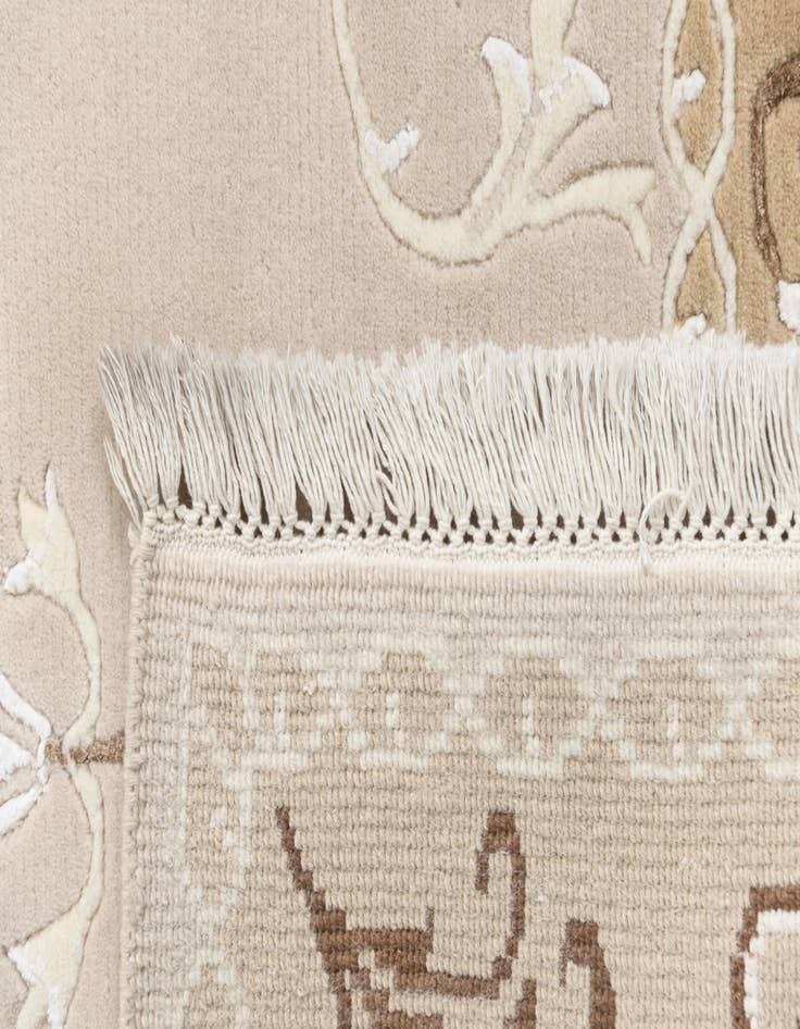 Detail image of  3' 1 x 4' 11  Hand Knotted Darya Rug